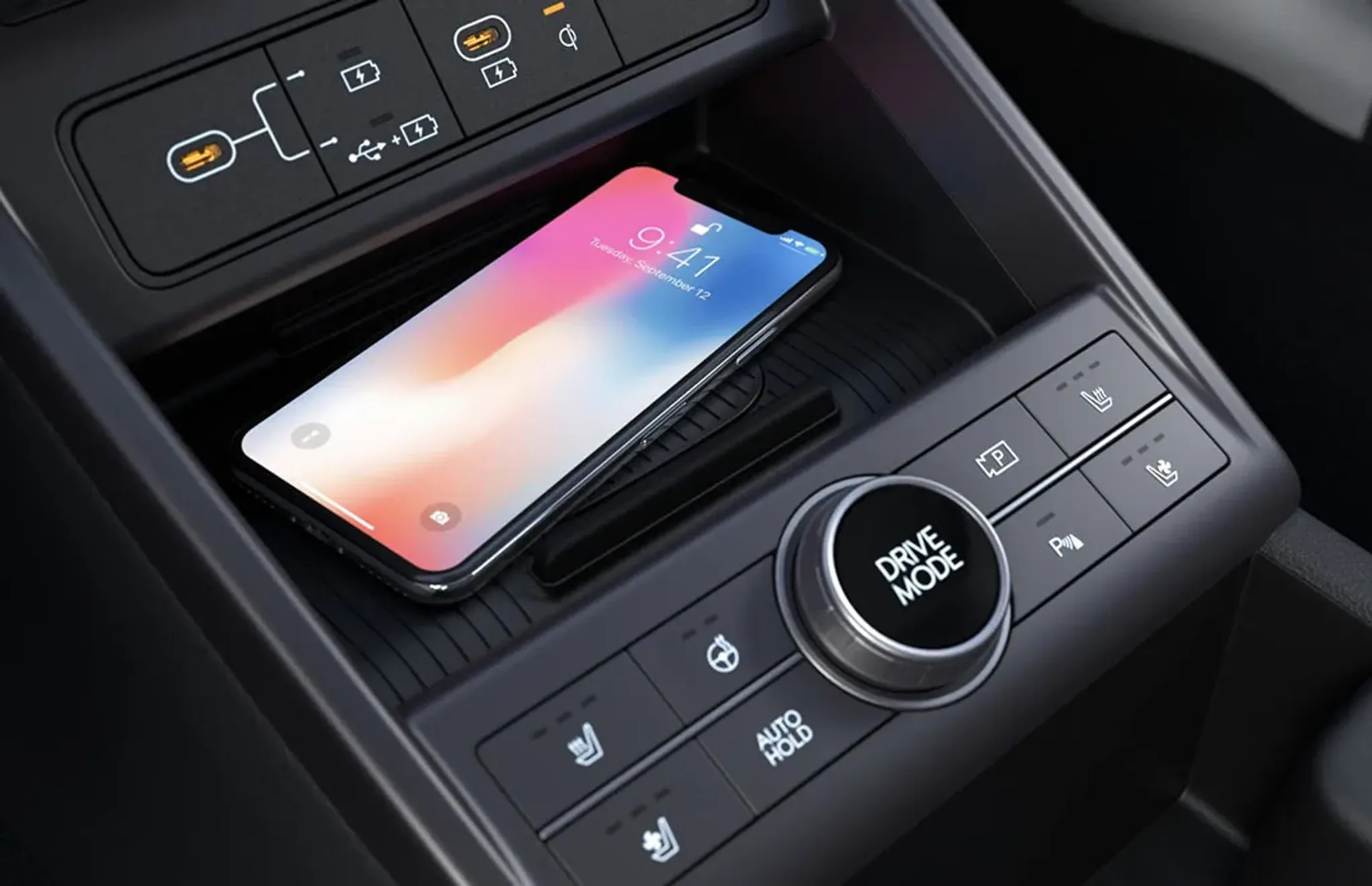 Hyundai Cockpit mit kabellose Ladefunktion für Handy