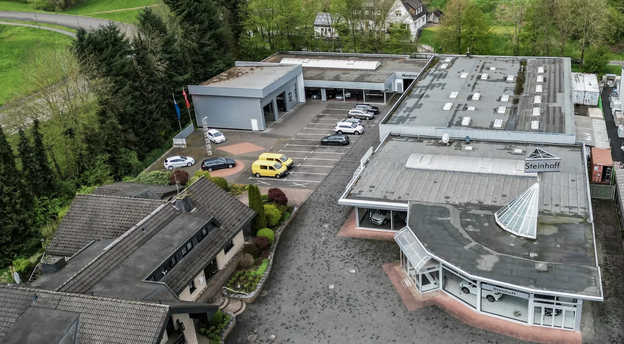 Autohaus Steinhof von oben fotografiert 