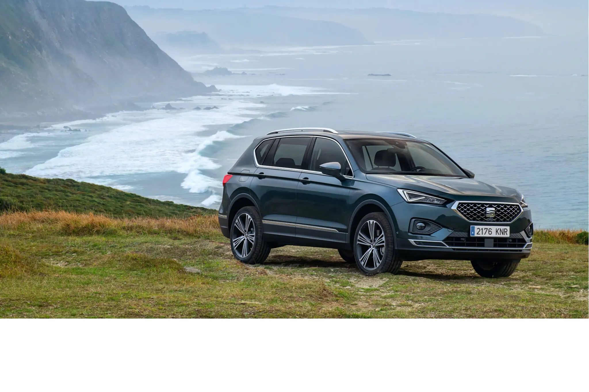 Seat Tarraco an einer Steilküste