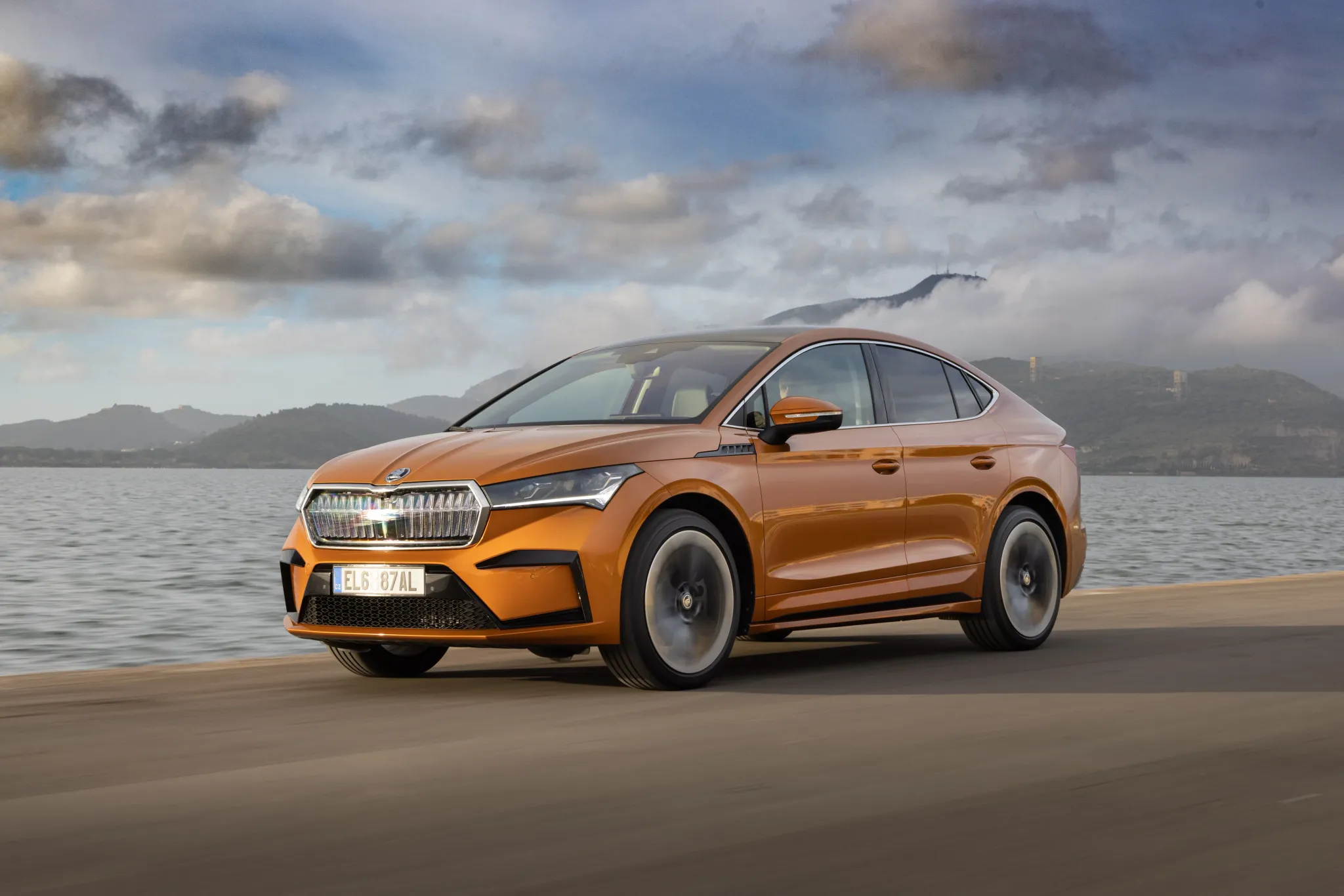 Skoda_Enyaq_Coupe_am_Strand