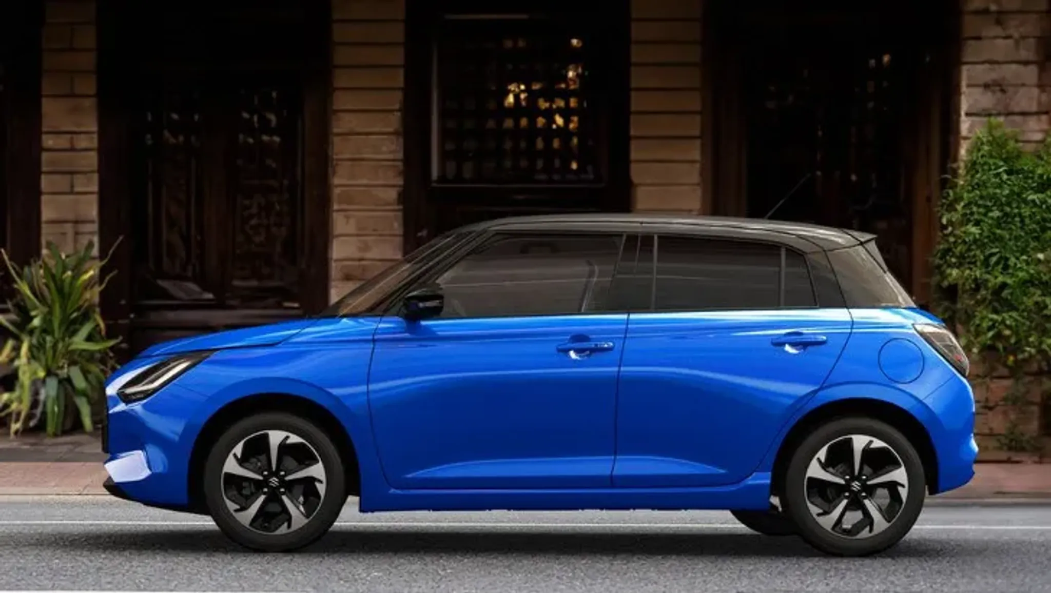 Suzuki Swift in blau Seitenansicht