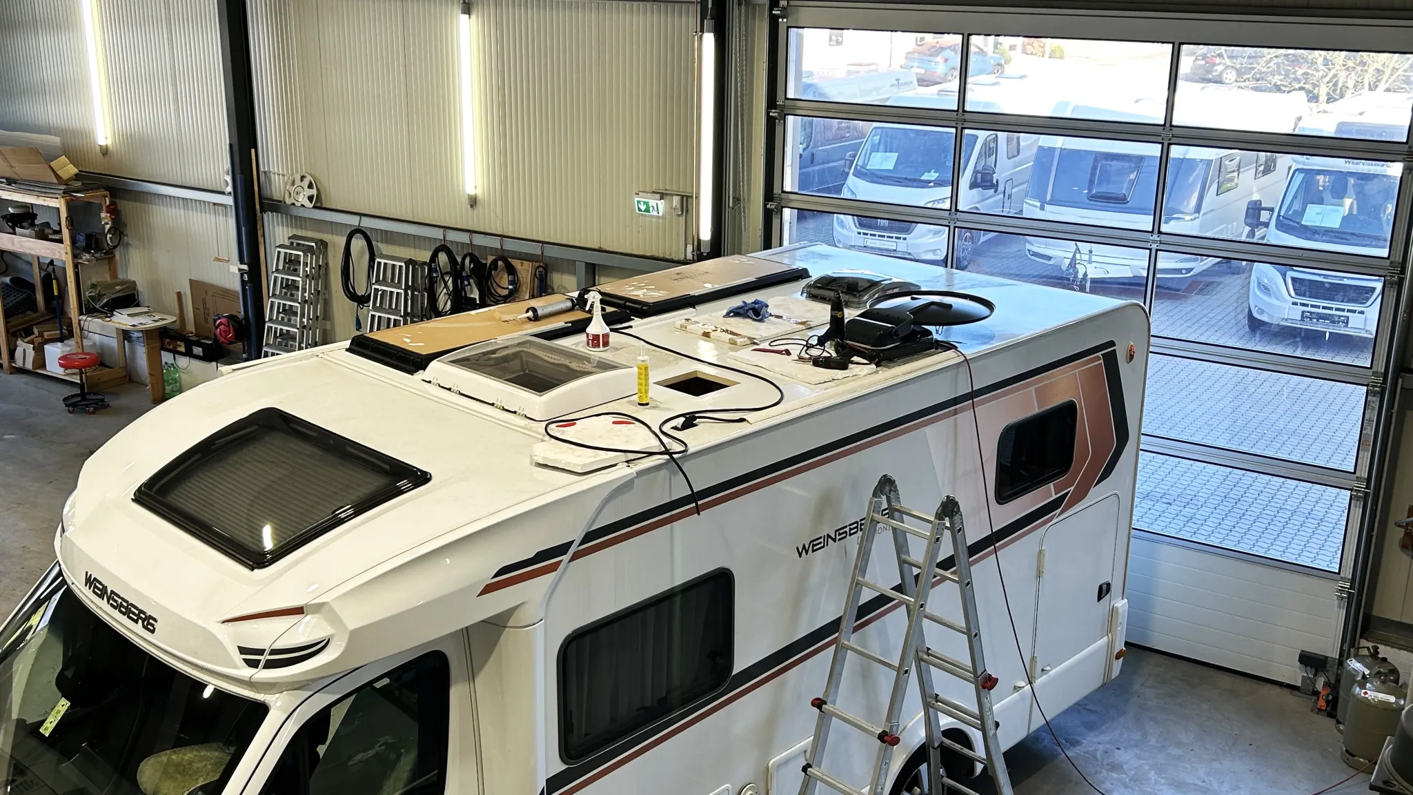 Weinsberg Wohnmobil in der Wohnmobil-Werkstatt des Caravan Center Nord in Harrislee